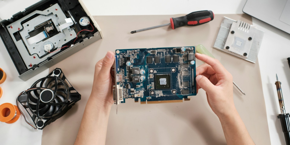 Navigating the Opportunities in Establishing a Tech Repair Shop