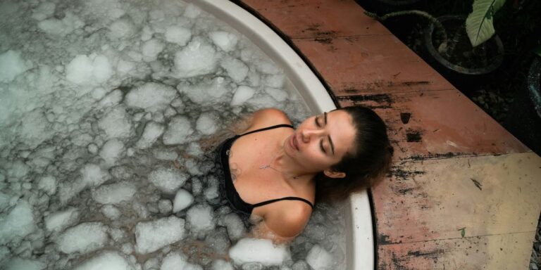 Post-Workout Recovery: What Role Do Saunas and Cold Plunges Play?